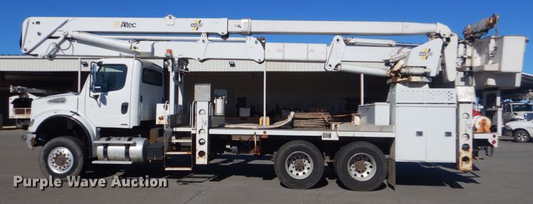 image for item LT9035 2009 Freightliner Business Class M2  bucket truck