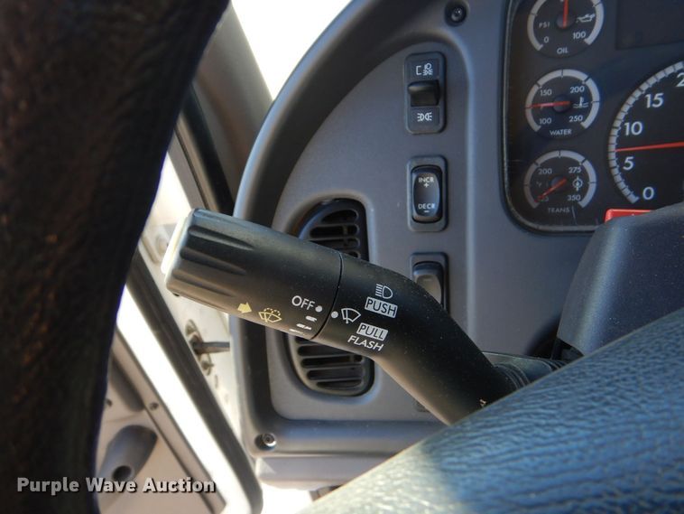 image for item LT9035 2009 Freightliner Business Class M2  bucket truck