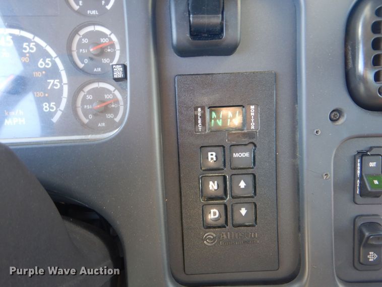 image for item LT9035 2009 Freightliner Business Class M2  bucket truck