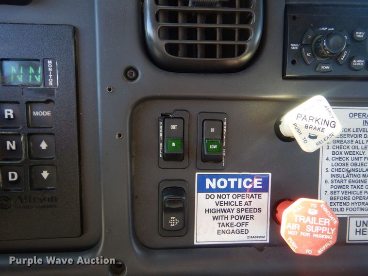 image for item LT9035 2009 Freightliner Business Class M2  bucket truck