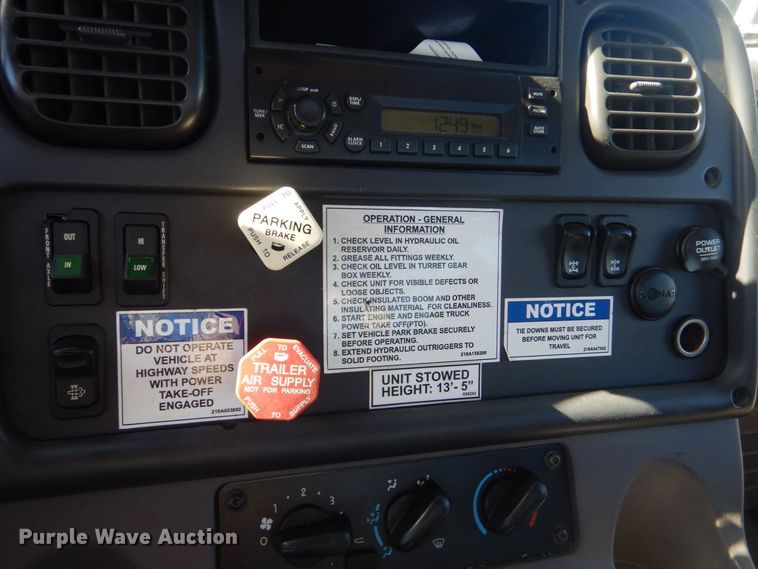 image for item LT9035 2009 Freightliner Business Class M2  bucket truck