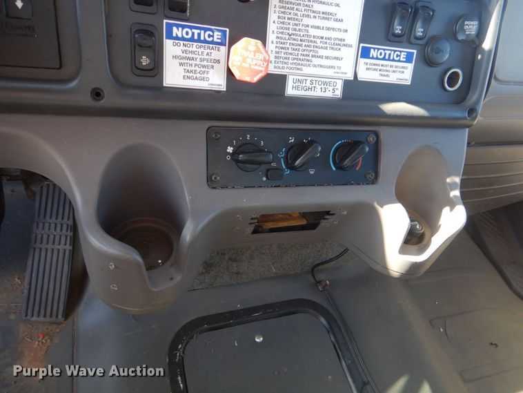 image for item LT9035 2009 Freightliner Business Class M2  bucket truck