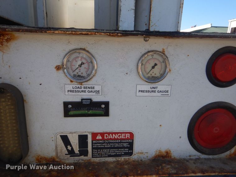 image for item LT9035 2009 Freightliner Business Class M2  bucket truck