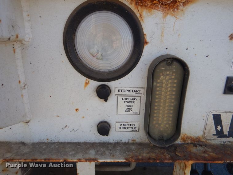 image for item LT9035 2009 Freightliner Business Class M2  bucket truck