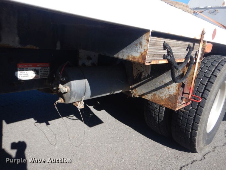 image for item LT9035 2009 Freightliner Business Class M2  bucket truck
