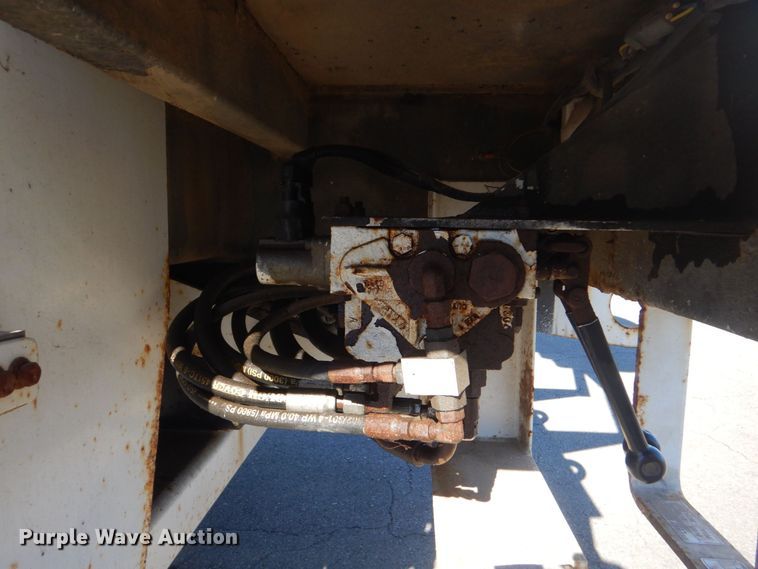 image for item LT9035 2009 Freightliner Business Class M2  bucket truck