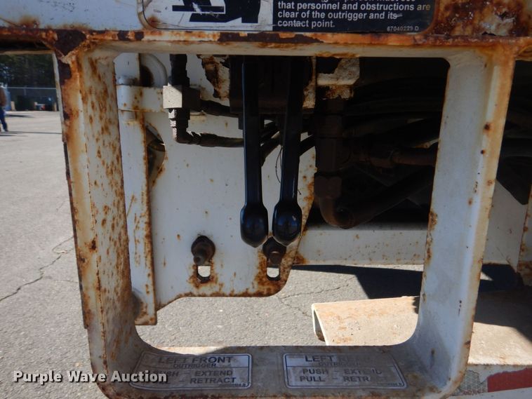 image for item LT9035 2009 Freightliner Business Class M2  bucket truck