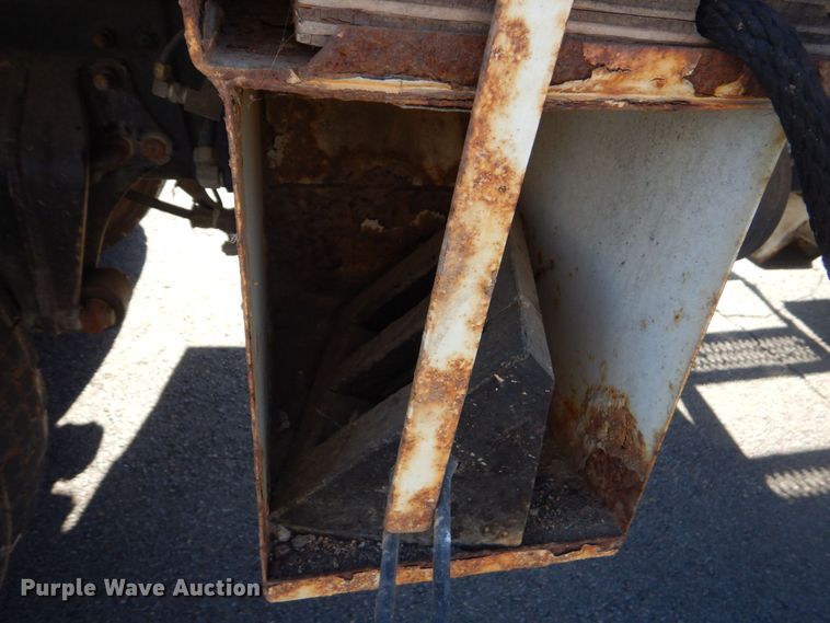 image for item LT9035 2009 Freightliner Business Class M2  bucket truck