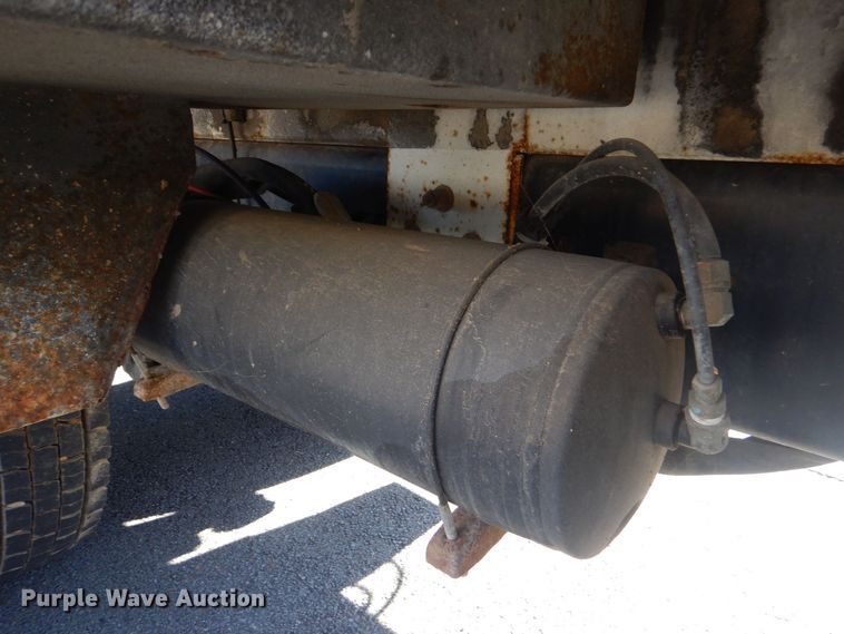 image for item LT9035 2009 Freightliner Business Class M2  bucket truck