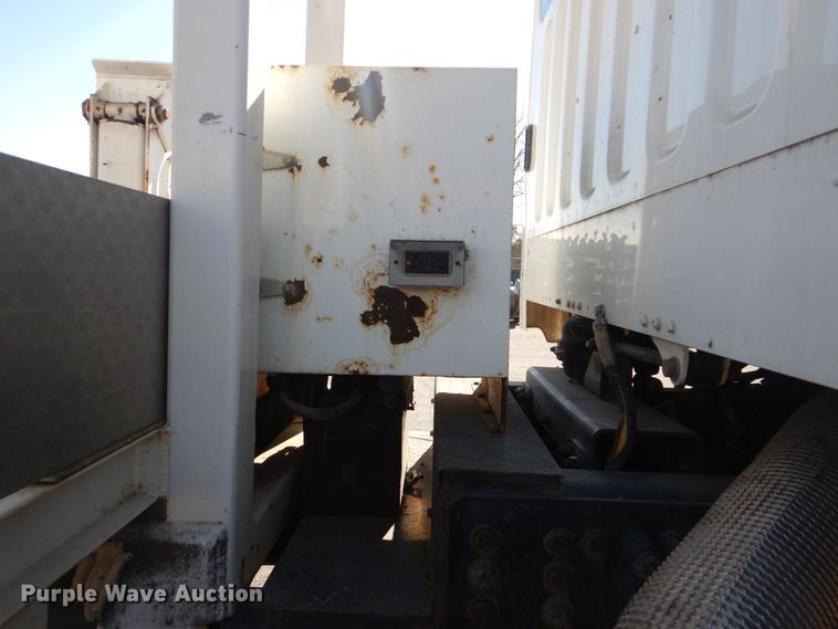 image for item LT9035 2009 Freightliner Business Class M2  bucket truck