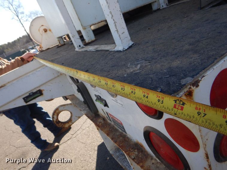 image for item LT9035 2009 Freightliner Business Class M2  bucket truck