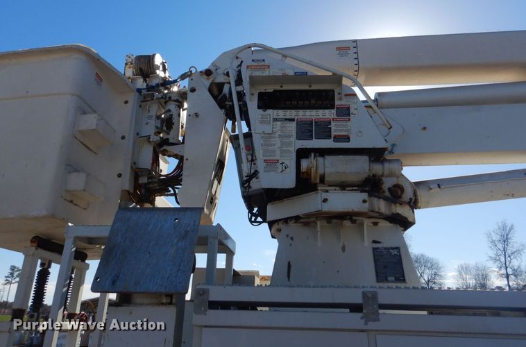 image for item LT9035 2009 Freightliner Business Class M2  bucket truck