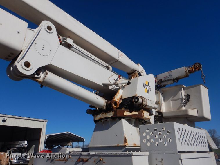 image for item LT9035 2009 Freightliner Business Class M2  bucket truck