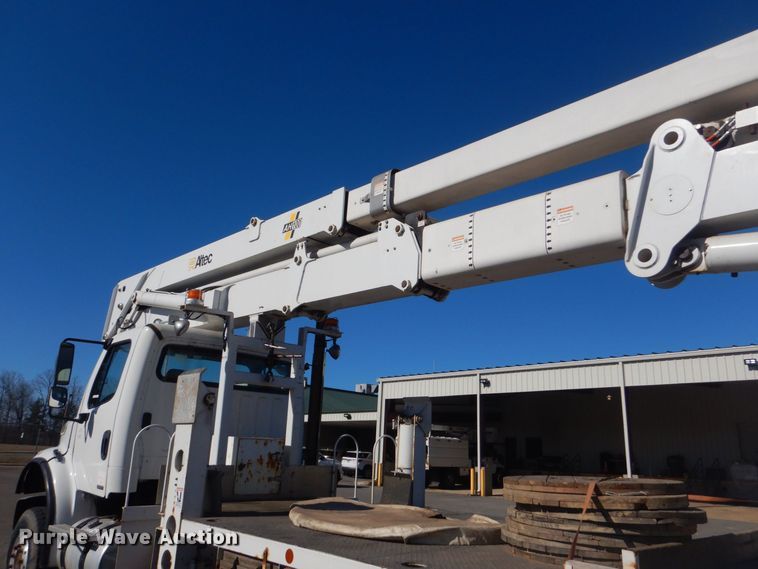image for item LT9035 2009 Freightliner Business Class M2  bucket truck