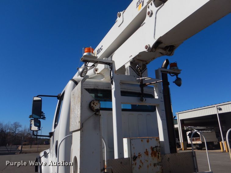 image for item LT9035 2009 Freightliner Business Class M2  bucket truck