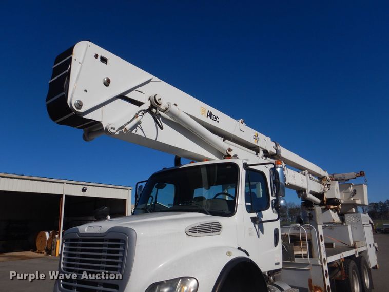 image for item LT9035 2009 Freightliner Business Class M2  bucket truck