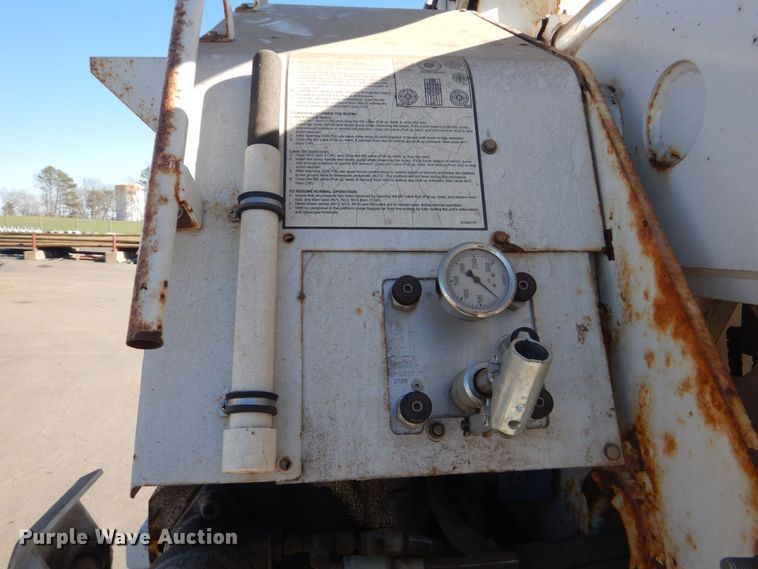 image for item LT9035 2009 Freightliner Business Class M2  bucket truck