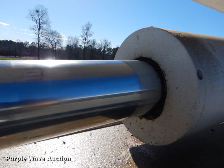 image for item LT9035 2009 Freightliner Business Class M2  bucket truck