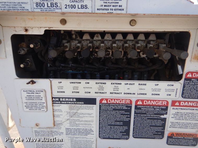 image for item LT9035 2009 Freightliner Business Class M2  bucket truck