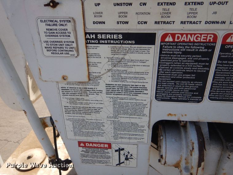 image for item LT9035 2009 Freightliner Business Class M2  bucket truck