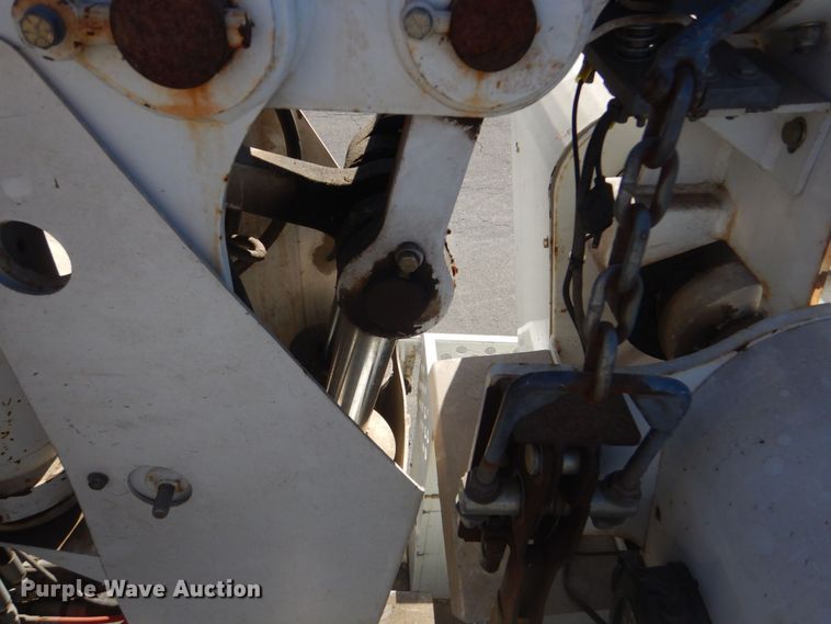 image for item LT9035 2009 Freightliner Business Class M2  bucket truck