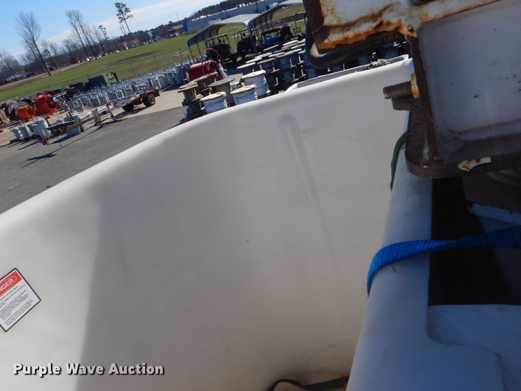 image for item LT9035 2009 Freightliner Business Class M2  bucket truck