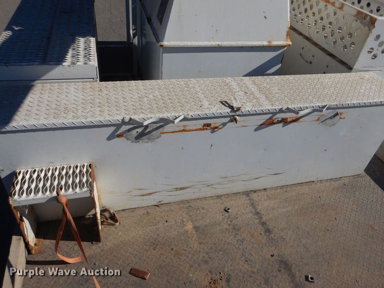 image for item LT9035 2009 Freightliner Business Class M2  bucket truck