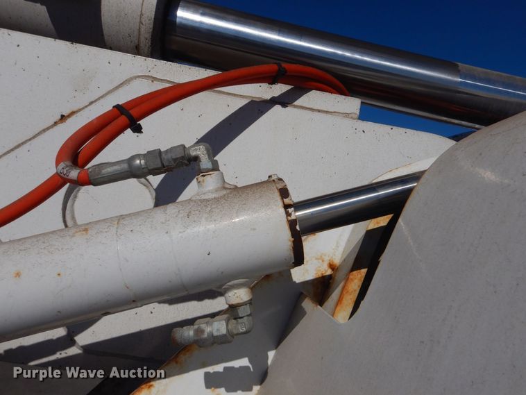 image for item LT9035 2009 Freightliner Business Class M2  bucket truck