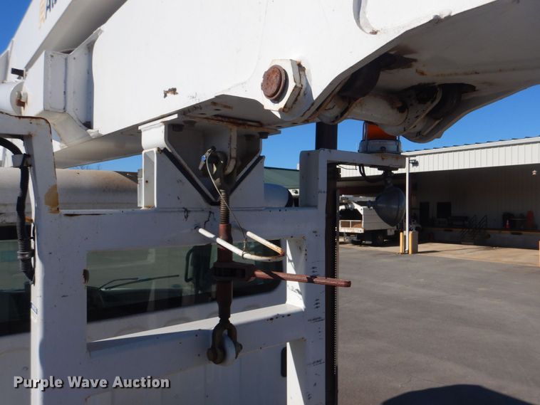 image for item LT9035 2009 Freightliner Business Class M2  bucket truck