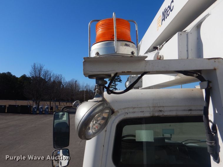 image for item LT9035 2009 Freightliner Business Class M2  bucket truck