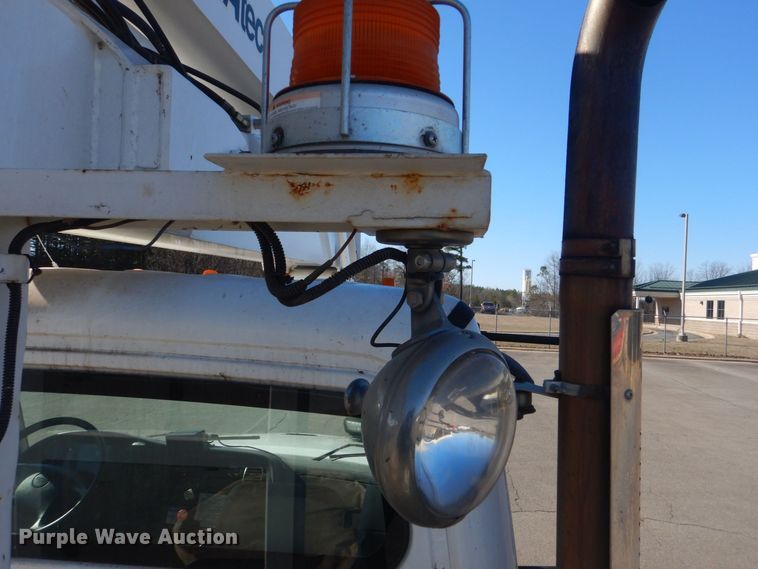 image for item LT9035 2009 Freightliner Business Class M2  bucket truck