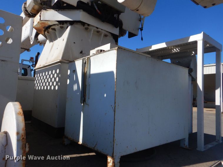 image for item LT9035 2009 Freightliner Business Class M2  bucket truck