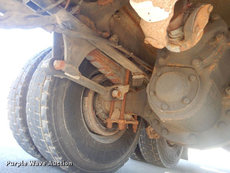 image for item LT9035 2009 Freightliner Business Class M2  bucket truck