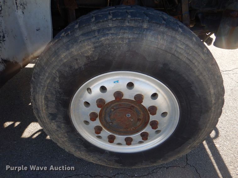 image for item LT9035 2009 Freightliner Business Class M2  bucket truck