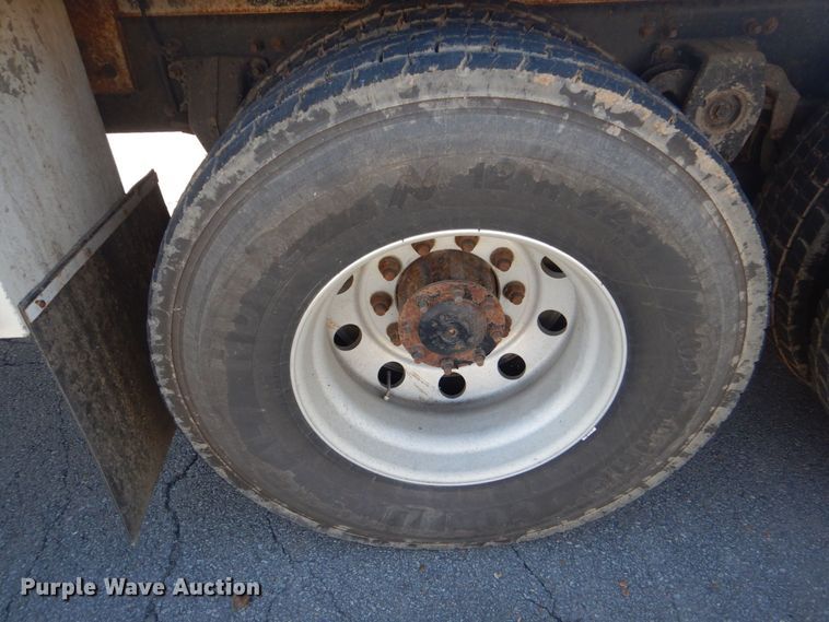 image for item LT9035 2009 Freightliner Business Class M2  bucket truck