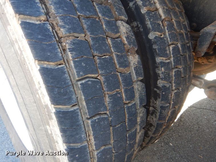 image for item LT9035 2009 Freightliner Business Class M2  bucket truck