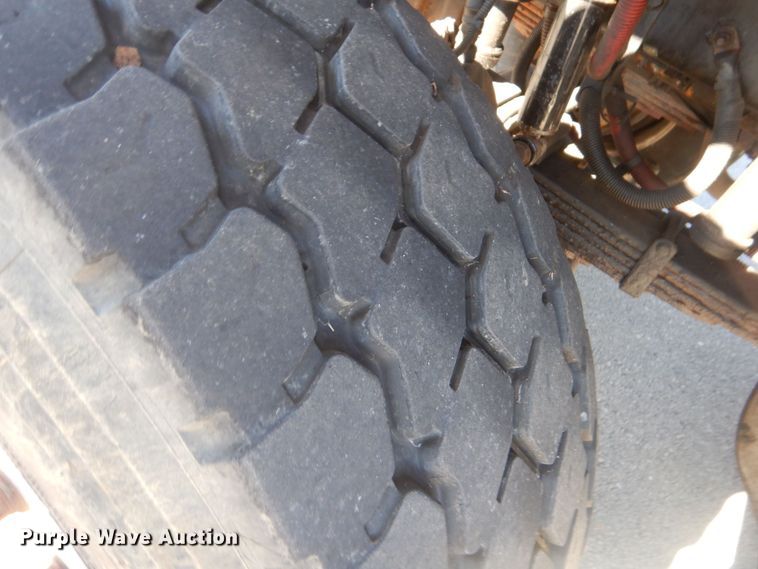 image for item LT9035 2009 Freightliner Business Class M2  bucket truck