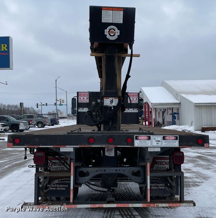 image for item MA9885 2006 International 4300  flatbed truck