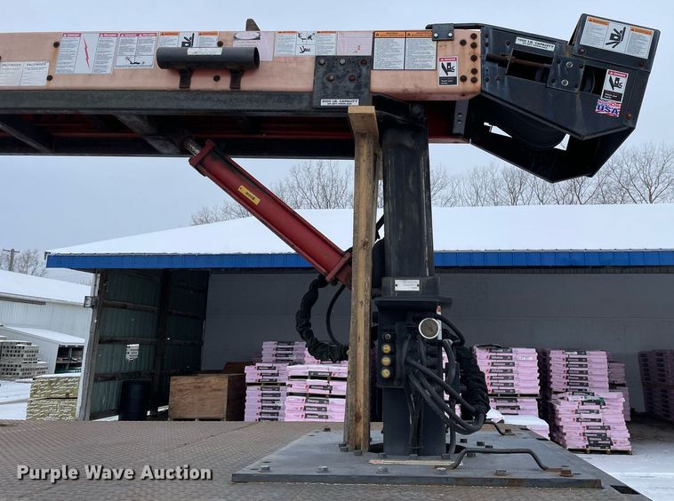 image for item MA9885 2006 International 4300  flatbed truck