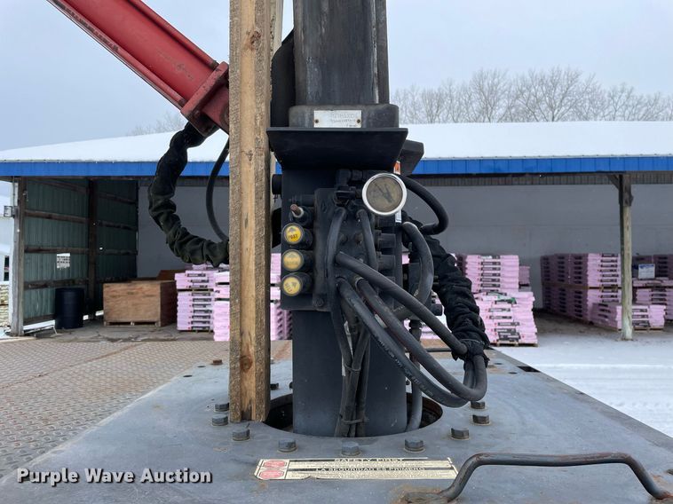 image for item MA9885 2006 International 4300  flatbed truck