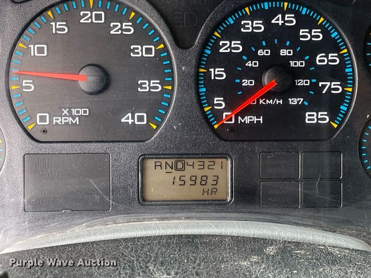 image for item MA9885 2006 International 4300  flatbed truck