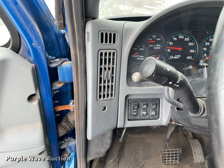 image for item MA9885 2006 International 4300  flatbed truck