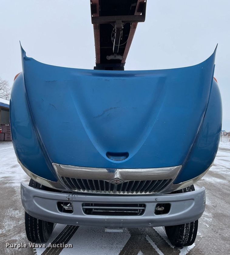 image for item MA9885 2006 International 4300  flatbed truck