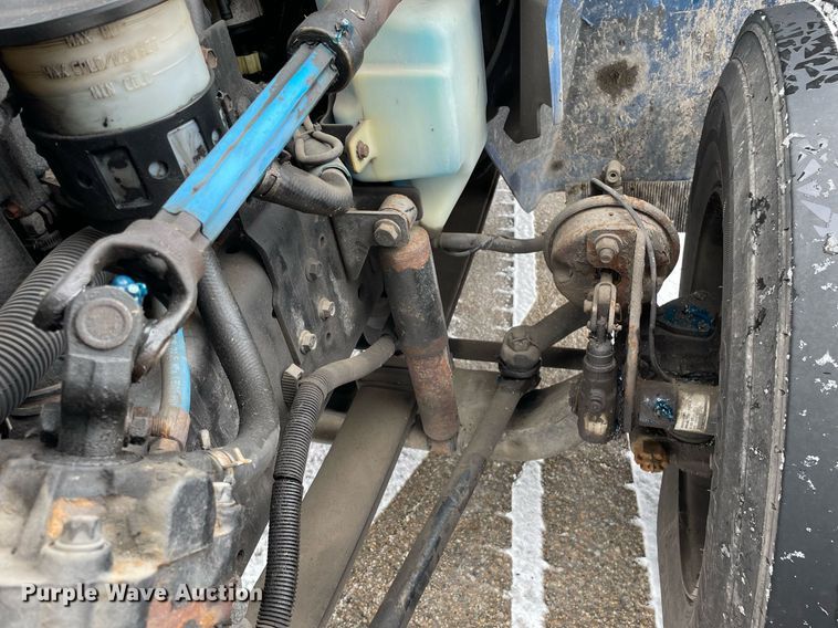 image for item MA9885 2006 International 4300  flatbed truck