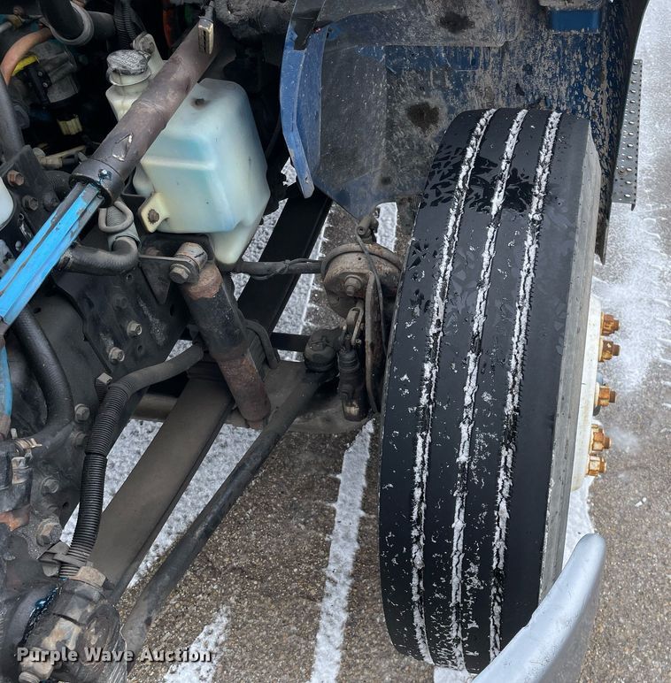 image for item MA9885 2006 International 4300  flatbed truck