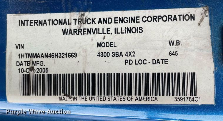 image for item MA9885 2006 International 4300  flatbed truck