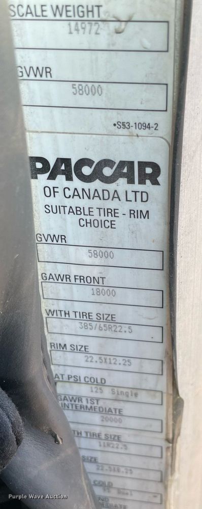 image for item MA9899 2006 Peterbilt 335  tank truck