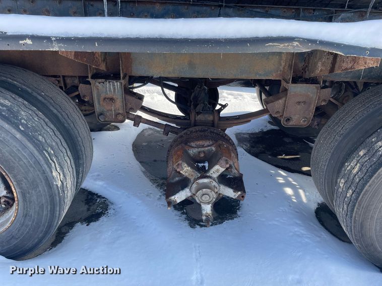 image for item MA9900 1974 Trailmobile F11S4MCM  tank trailer