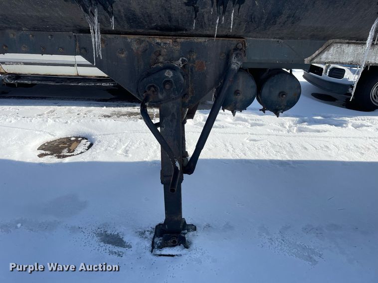 image for item MA9900 1974 Trailmobile F11S4MCM  tank trailer