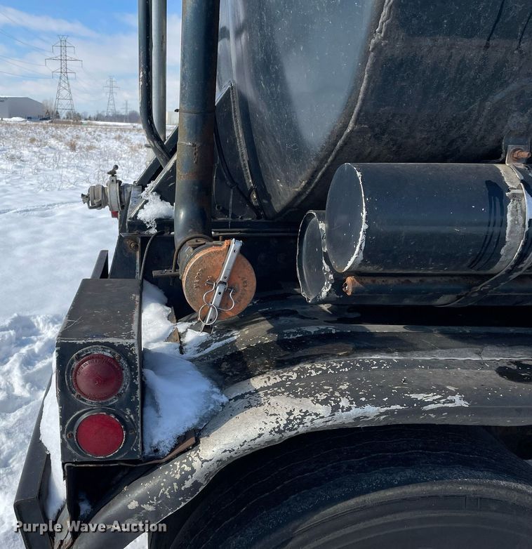 image for item MA9900 1974 Trailmobile F11S4MCM  tank trailer